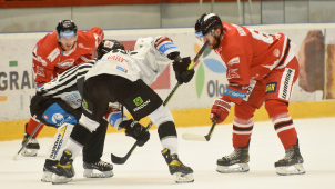 Hokejisté HC Olomouc vezou bod z Varů