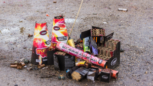 Kvůli zábavní pyrotechnice hořel v Šumperku kontejner