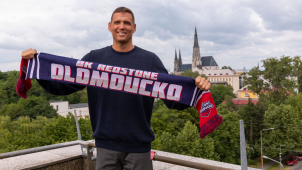 BK REDSTONE povede Američan Andrew Hipsher