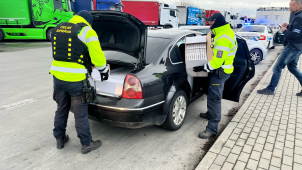 Celníci chytili cizince, který pašoval 120 tisíc cigaret