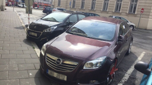 Nezodpovědní řidiči zkomplikovali uklízení silnice