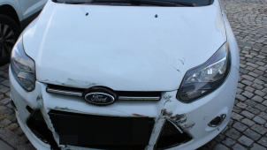 Na Třídě Svobody se ve čtvrtek srazilo osobní auto s motorkou