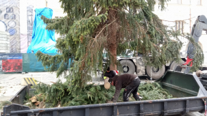 Vánoční strom Křovínek zmizel z Horního náměstí