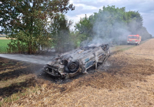 Při ranním požáru v domě byli dva lidé zraněni