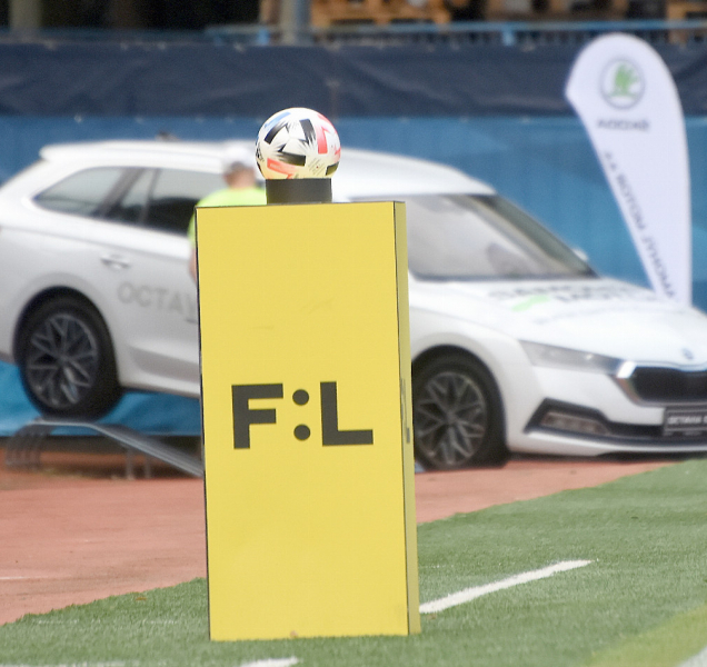 Fotbal se bude hrát až do Vánoc