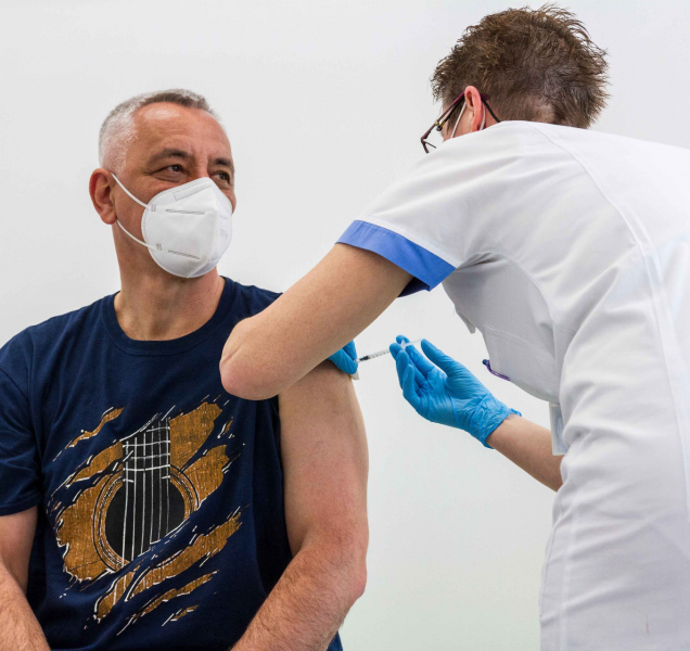 Očkování v kraji pokračuje, první dávku dostal i hejtman Suchánek