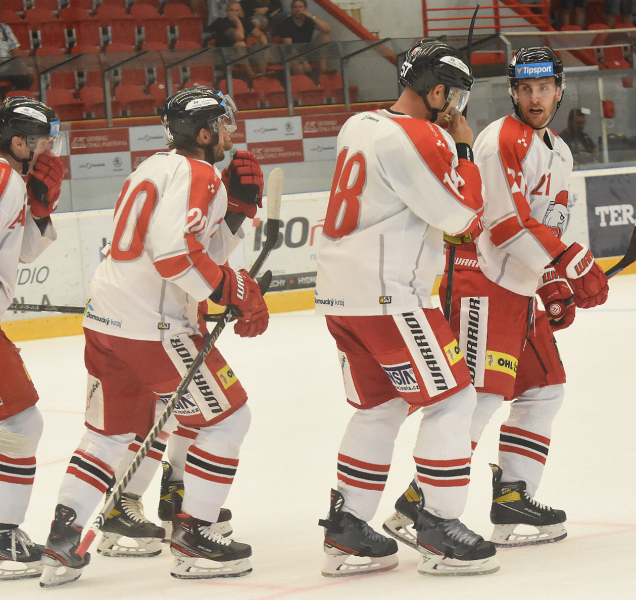 Hokejisté HC Olomouc doma remizovali s Pardubicemi