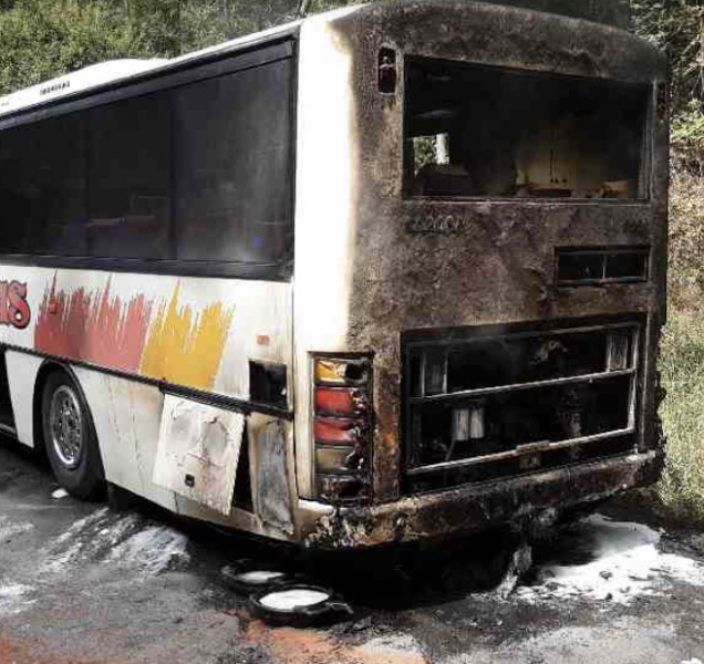 Na Šumpersku hořel autobus, všichni vyvázli bez zranění