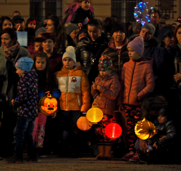 Olomoučané vyrazili do ulic s lampiony, oslavili 28. říjen