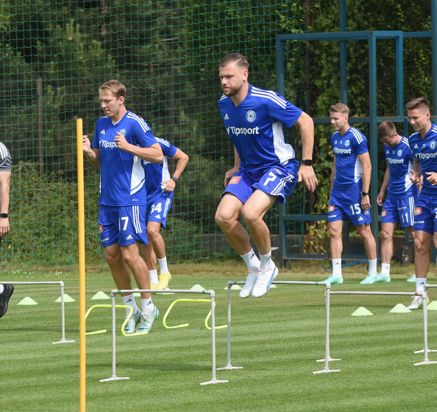 Sigma zahájila přípravu, testuje Nigerijce