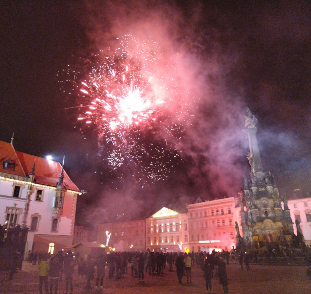 Petardy v centru města nechyběly