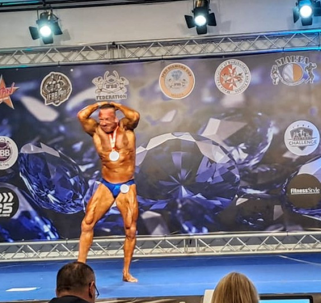 Kulturista Patrik Šerý začal sezonou zlatou medailí