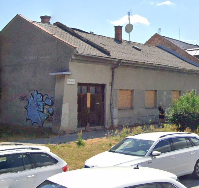 Kriminalisté vyšetřují smrt muže v opuštěném domě na Nových Sadech