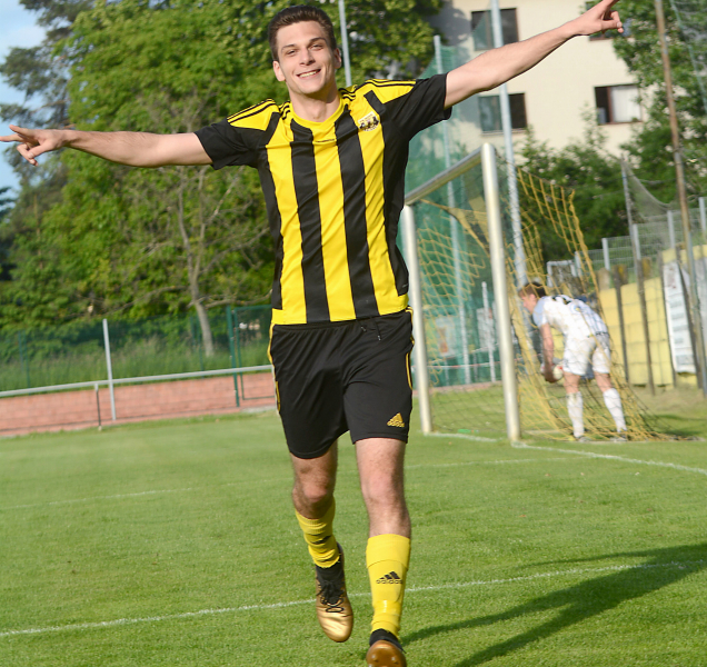 Sady porazily Strání, rozhodl Šuba