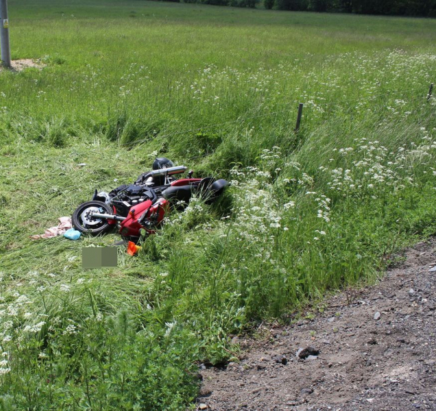 U Moravského Berouna motorkář srazil srnu
