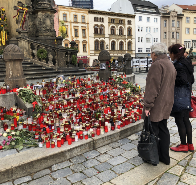 S Božským Kájou se lidé loučí i v Olomouci