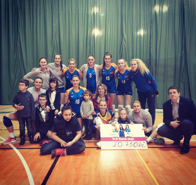 Volejbalistky VK UP vybraly jednadvacet tisíc pro CREDO