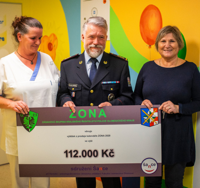 Fakultní nemocnice dostala peníze z prodeje kalendáře policie