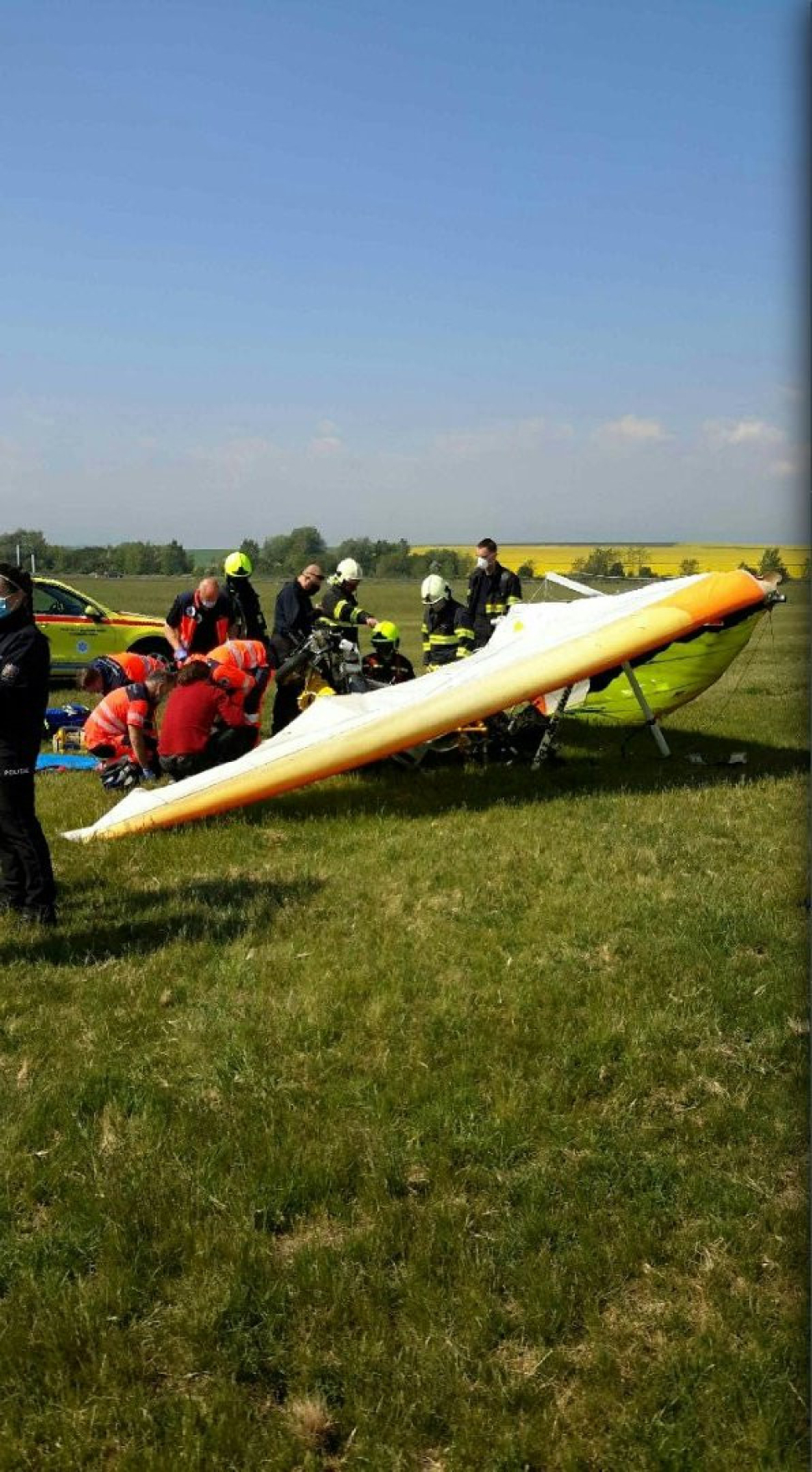 Pilotka rogala nezvládla řízení a z malé výšky spadla na zem