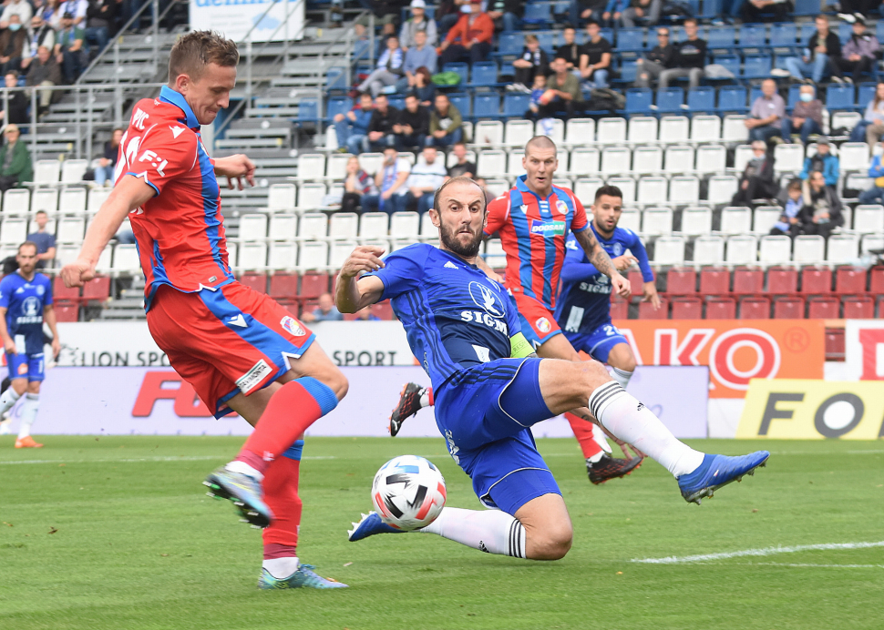 Hubník: Pořád musíme být při zemi