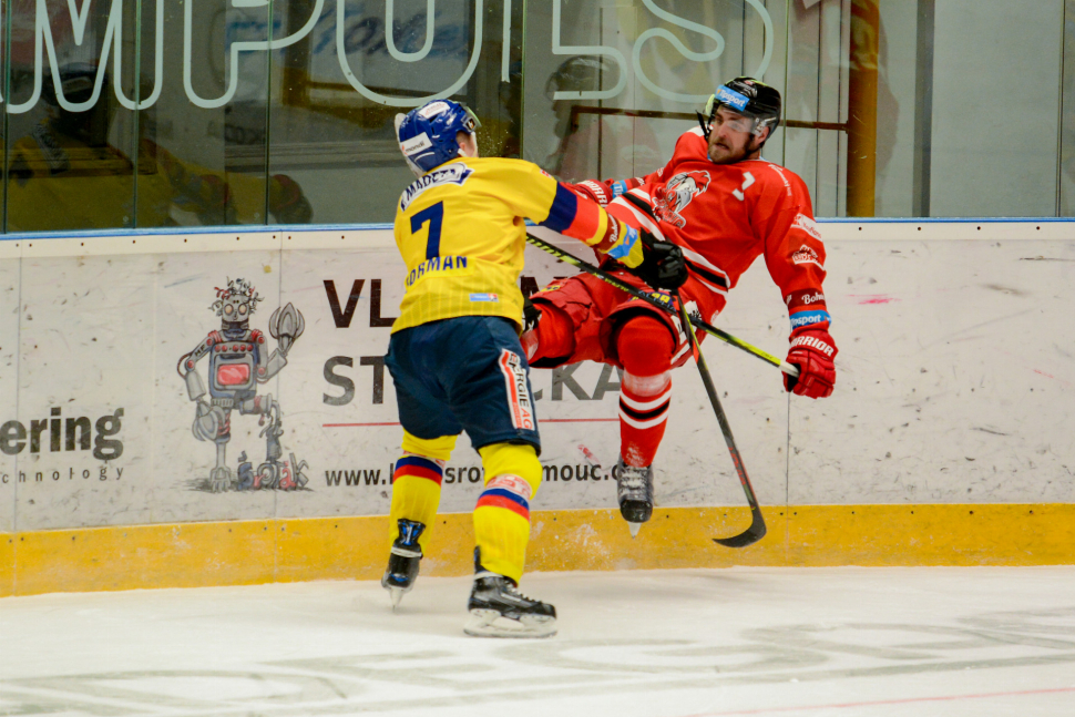 Hokejistům HC Olomouc se ve Varech nezadařilo