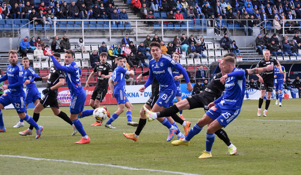 Fotbalisté SK Sigma Hradec doma nezvládli