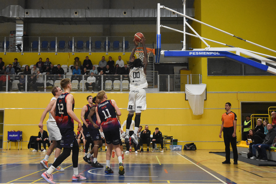 Basketbalisté BK REDSTONE mají doma Děčín